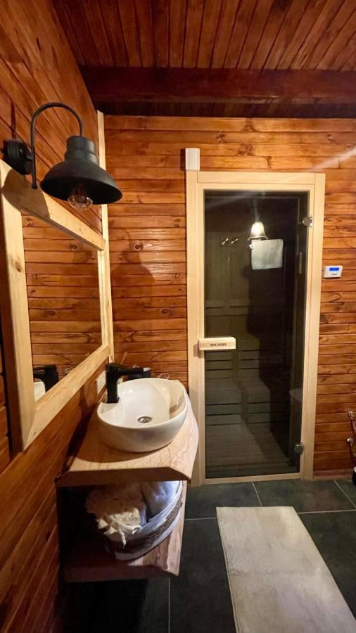 Panurlawoodenhouse Oezel Havuz& Sauna Mavi Eksteriør bilde