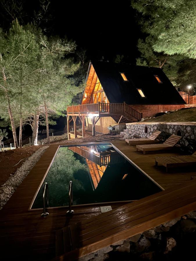 Panurlawoodenhouse Oezel Havuz& Sauna Mavi Eksteriør bilde