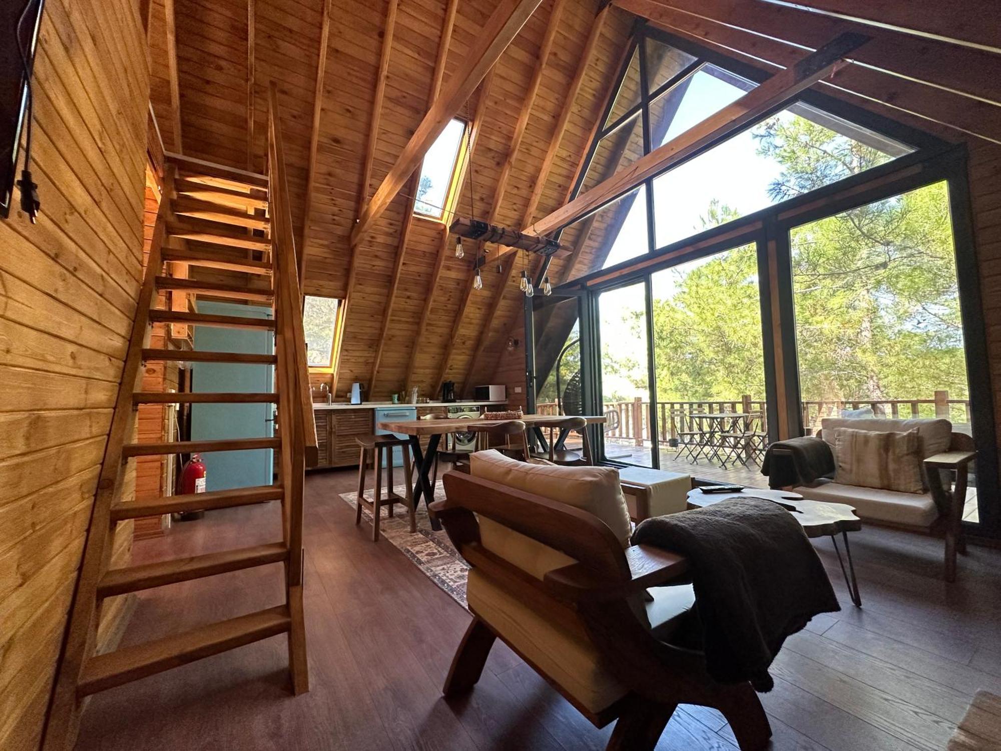 Panurlawoodenhouse Oezel Havuz& Sauna Mavi Eksteriør bilde