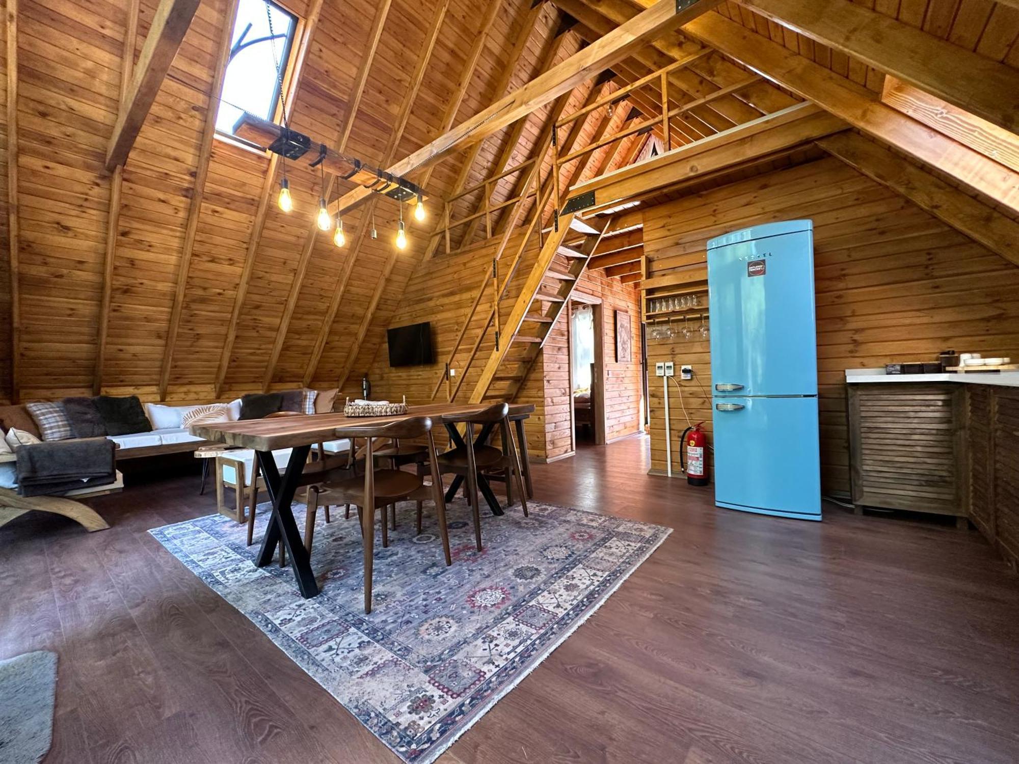 Panurlawoodenhouse Oezel Havuz& Sauna Mavi Eksteriør bilde