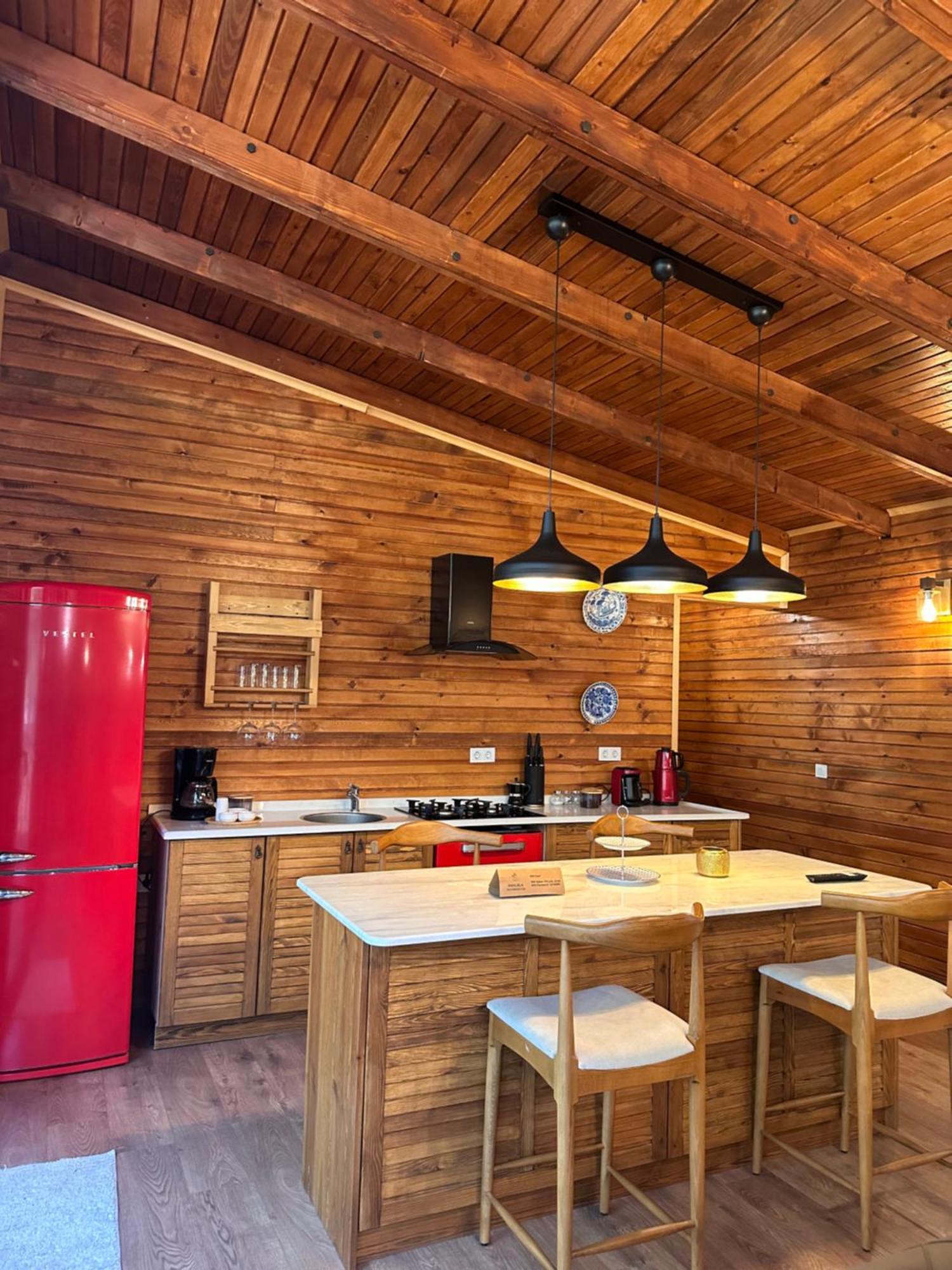 Panurlawoodenhouse Oezel Havuz& Sauna Mavi Eksteriør bilde