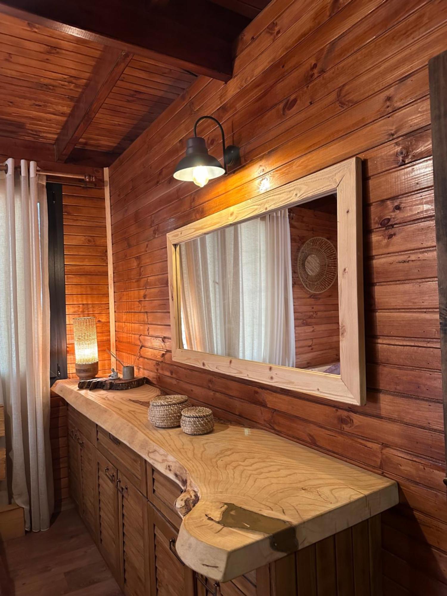 Panurlawoodenhouse Oezel Havuz& Sauna Mavi Eksteriør bilde