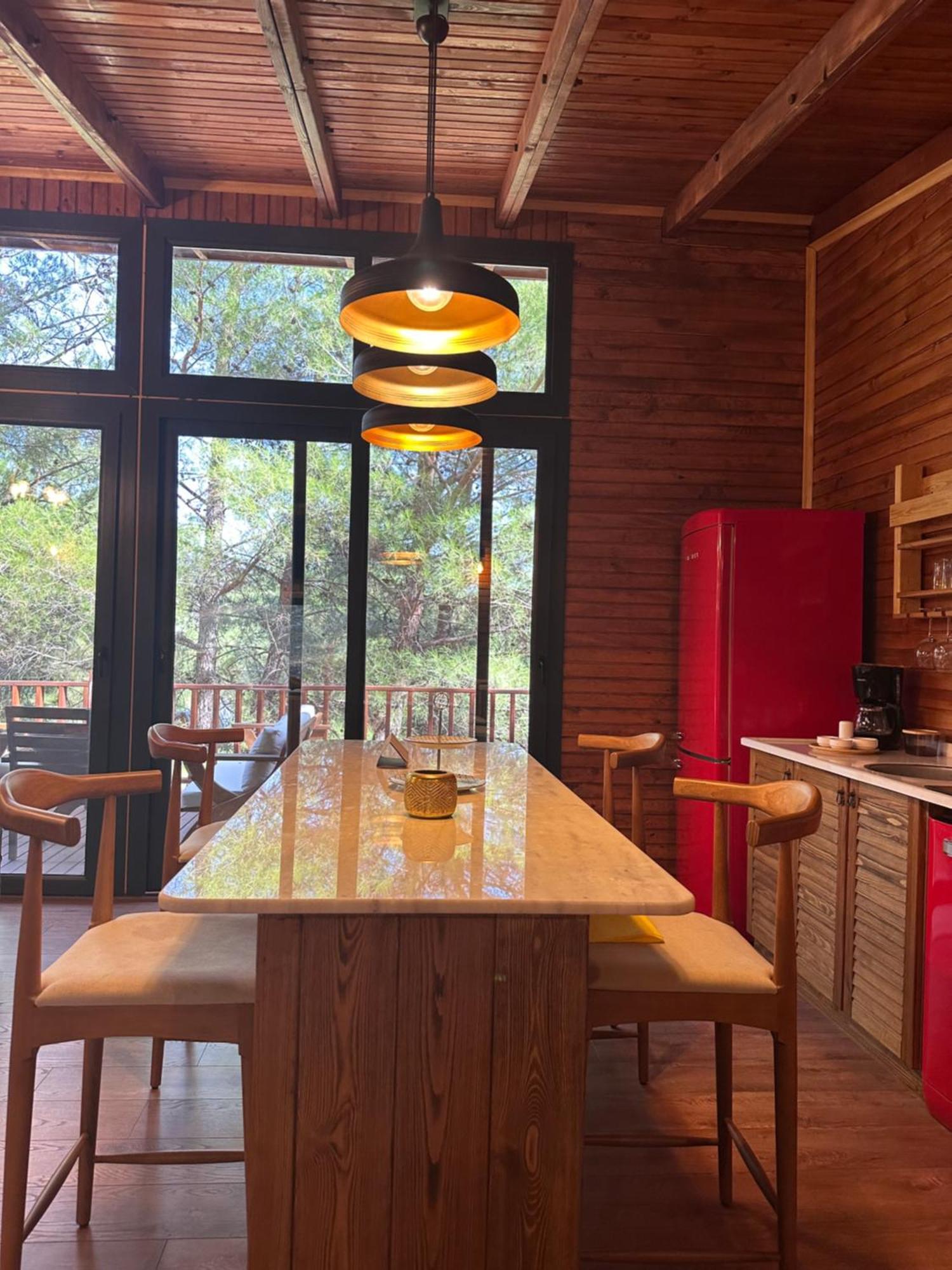 Panurlawoodenhouse Oezel Havuz& Sauna Mavi Eksteriør bilde