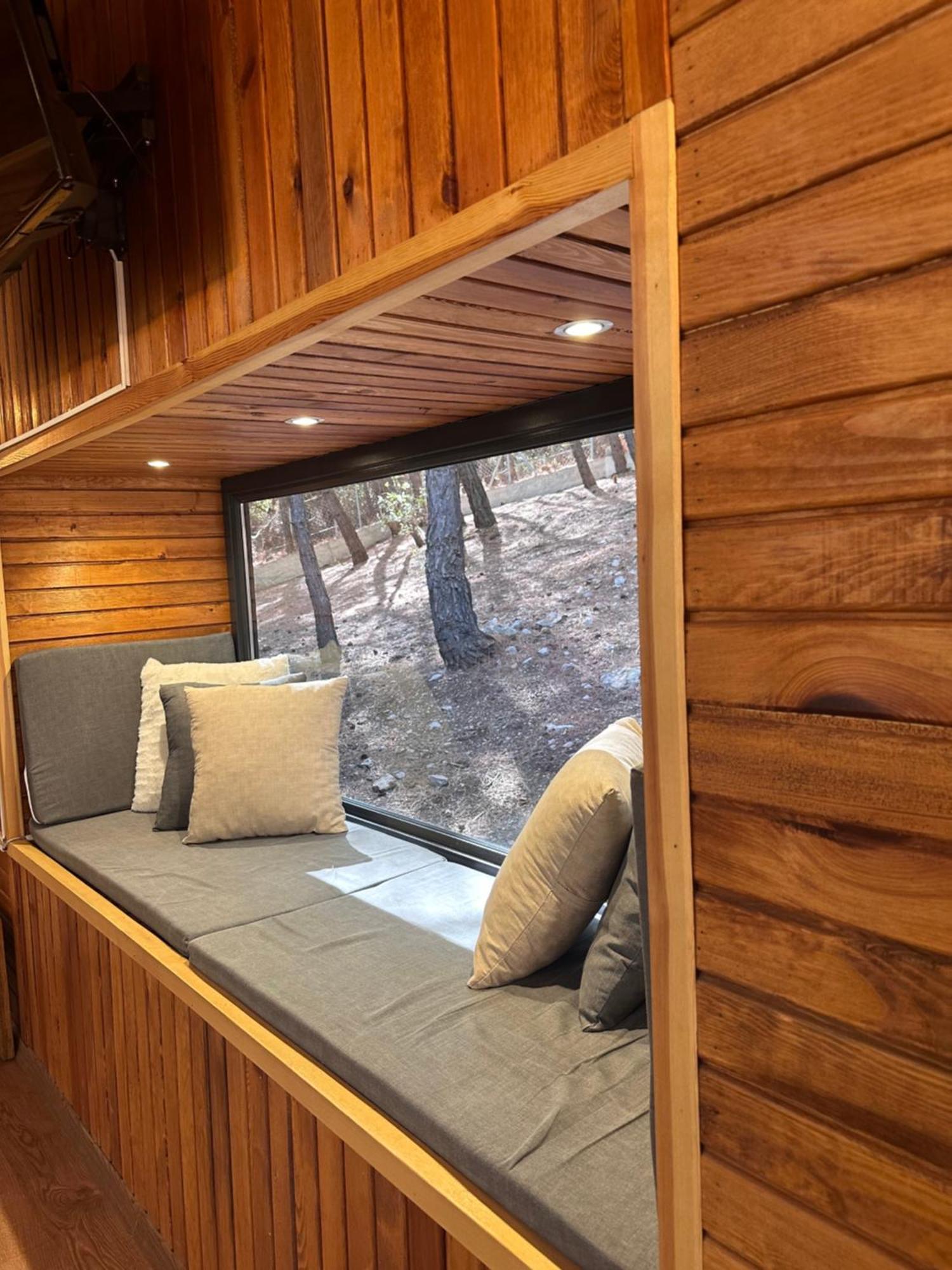Panurlawoodenhouse Oezel Havuz& Sauna Mavi Eksteriør bilde